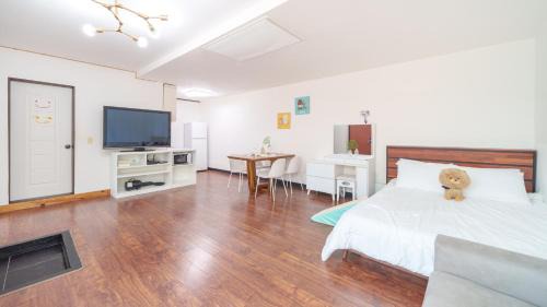 Namsan House | Chuncheon Dogandstay