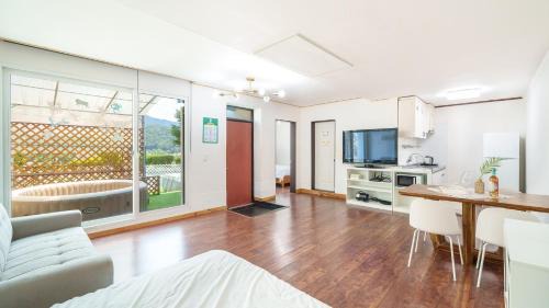 Namsan House | Chuncheon Dogandstay