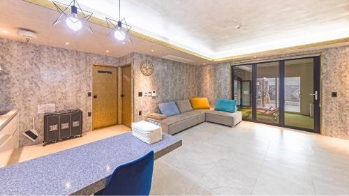 Chuncheon House | Chuncheon Poolhouse Epop