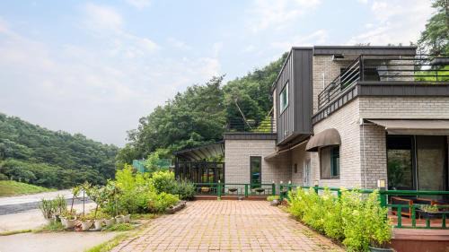Oesil House | Chungnam cheong-yang ekohillinghauseu