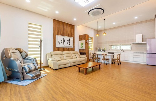 Oesil House | Chungnam Cheong-yang Ekohillinghauseu