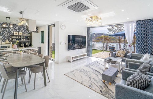 Cheongyang House | Chungnam Cheongyang Kongmaea Poolvilla