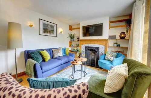 Warwick Town Centre House | Church Bells House by Spa Town Property - 3 Bedroom Georgian Townhouse in Central Warwick