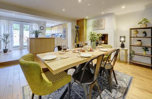 Warwick Town Centre House | Church Bells House by Spa Town Property - 3 Bedroom Georgian Townhouse in Central Warwick