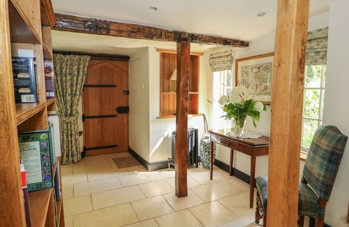Yelden Cottage | CHURCH COTTAGE AND WATER TOWER, pet friendly, with pool in Kimbolton