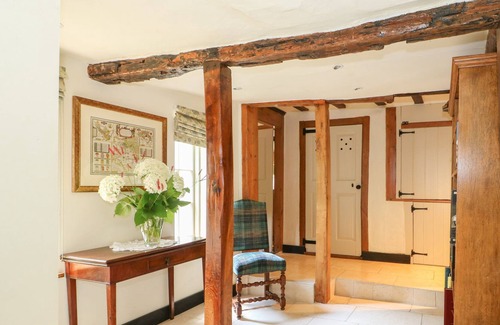 Yelden Cottage | CHURCH COTTAGE AND WATER TOWER, pet friendly, with pool in Kimbolton