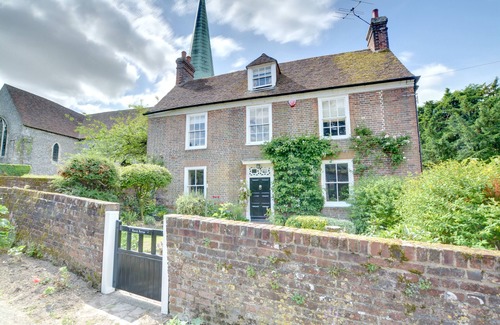 Barham House | Church Cottage - Four Bedroom House, Sleeps 8