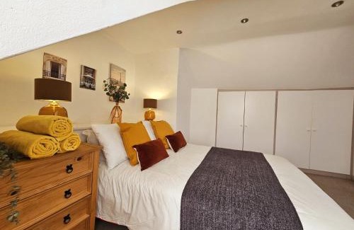 Halstead House | Church Cottage