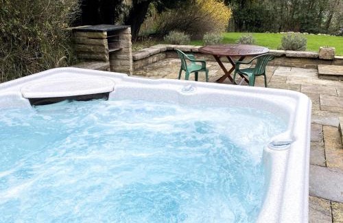 Matlock House | Church Cottage