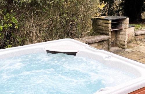 Matlock House | Church Cottage