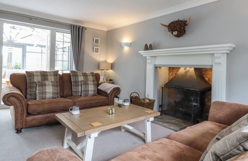 Hepworth Cottage | CHURCH COTTAGE, pet friendly, with open fire in Barningham, Suffolk
