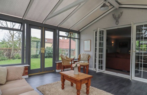 Hepworth Cottage | CHURCH COTTAGE, pet friendly, with open fire in Barningham, Suffolk