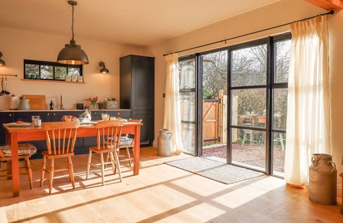 Newton Saint Cyres Cottage | CHURCH FARM DAIRY, pet friendly, with a garden in Thorverton