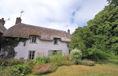 Whitchurch Canonicorum Cottage | CHURCH COTTAGE, pet friendly in Whitchurch Canonicorum