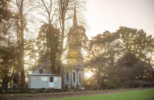 Melton Mowbray House | Church House Hut
