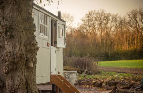 Melton Mowbray House | Church House Hut