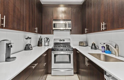 SoHo Apartment | Church Place by Rove Travel I 3BR Tribeca Loft