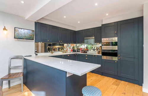 Wimbledon House | Church Road - Four Bedroom House, Sleeps 8