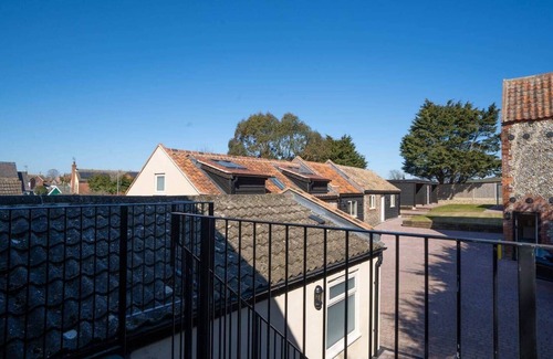 Kessingland House | Church Road Retreats - The Cove