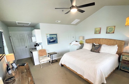 Swansboro Hotel | Church Street State Rooms