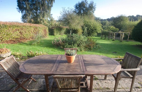 Ebbesborne Wake Cottage | Church View