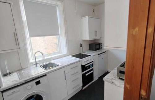 Brighouse House | Church View house,2bed,brighouse central locationn