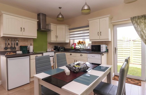 Mappleton Cottage | CHURCH VIEW, pet friendly, character holiday cottage in Atwick