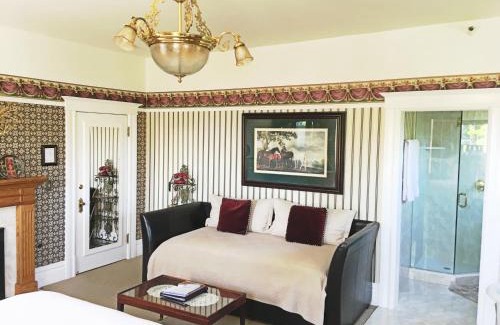 Napa Bed & Breakfast | Churchill Manor