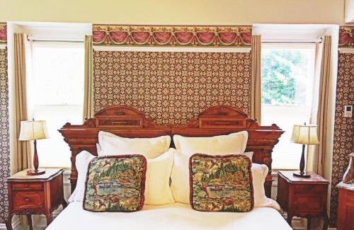 Napa Bed & Breakfast | Churchill Manor