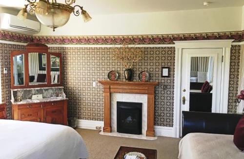 Napa Bed & Breakfast | Churchill Manor