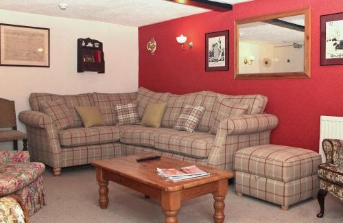 Winterbourne Abbas House | Churchview House