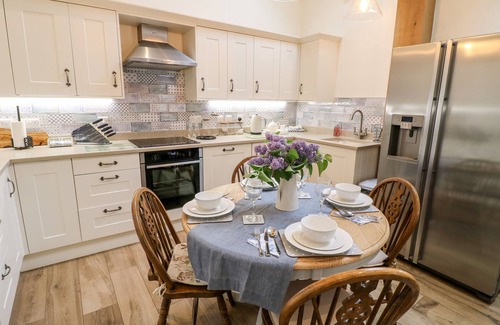 Coxbench House | CHURN DASH COTTAGE, family friendly in Horsley Woodhouse