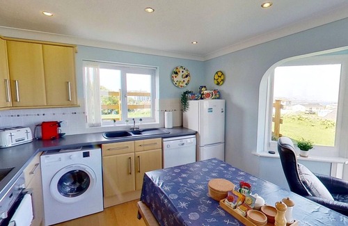 Hayle Apartment | Chyandour is a great place to enjoy sunsets over St. Ives or stargaze the clear Cornish skies