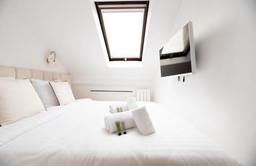 Chaussee-d'Antin Apartment | CIA - Modern Flat, Galeries Lafayette