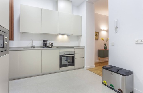Cortes Apartment | Cibeles Luxe II apartment in Madrid