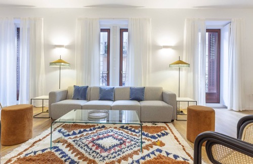 Cortes Apartment | Cibeles Luxe II apartment in Madrid