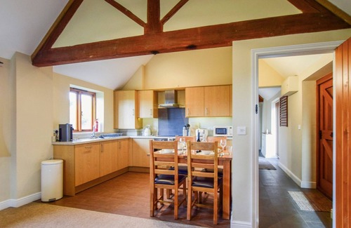 Bidford-on-Avon Cottage | Cider House at Oosland Barns - sleeps 4 guests in 2 bedrooms