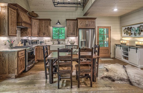 Ellijay Cabin | Cider Mill House overlooking private stream w/firepit