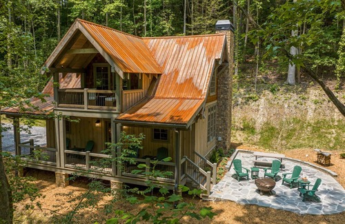 Ellijay Cabin | Cider Mill House overlooking private stream w/firepit