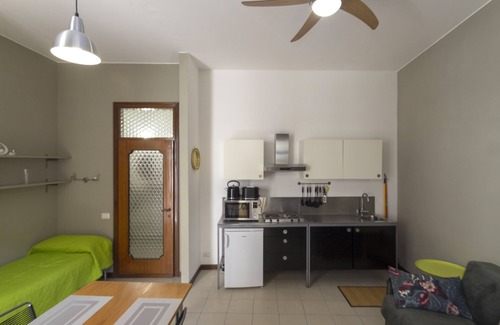 Brescia Antica Apartment | 'Cidneo' - Cozy Studio Apartment with patio in the Heart of the City of Brescia