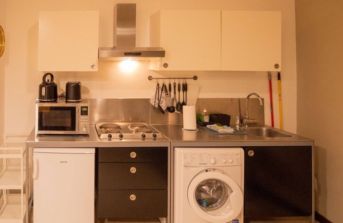 Brescia Antica Apartment | 'Cidneo' - Cozy Studio Apartment with patio in the Heart of the City of Brescia