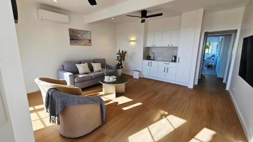 Flaxton House | Cielo Flaxton, Newly Renovated Luxury Apartment with Terrace and Iconic Views