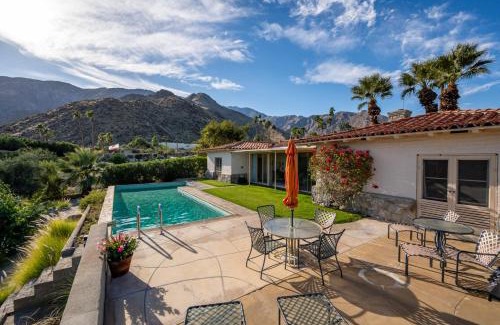 Little Tuscany House | Cielo Vista Retro Palm Springs Getaway