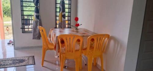 Kampung Bukit Bunga Apartment | Cikra homestay
