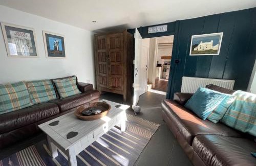 Tan-y-groes House | Cilrhiw, Seaside Stone Cottage in Llangrannog