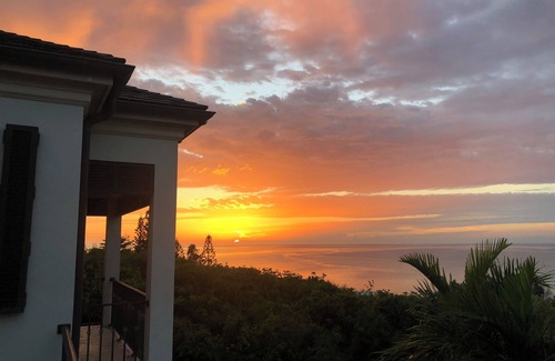 Gambier House | Cima del Marn(Top of the Sea)nnHilltop, private 180 degree ocean view