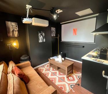 Villeneuve-sur-Lot Apartment | Cinéma Room - Immersion Total pour Cinéphile !