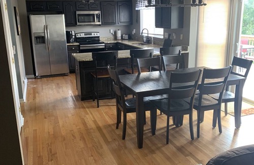 Florence House | Cincinnati/KY Airport-5Bed Vacation Home-close to Cincinnati, Ark, I71/75