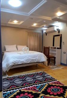 Shurtah al-Dakhlah Hotel | Cinderella Malika boat