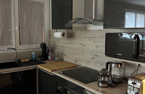Leuville-sur-Orge Apartment | Cinema getaway